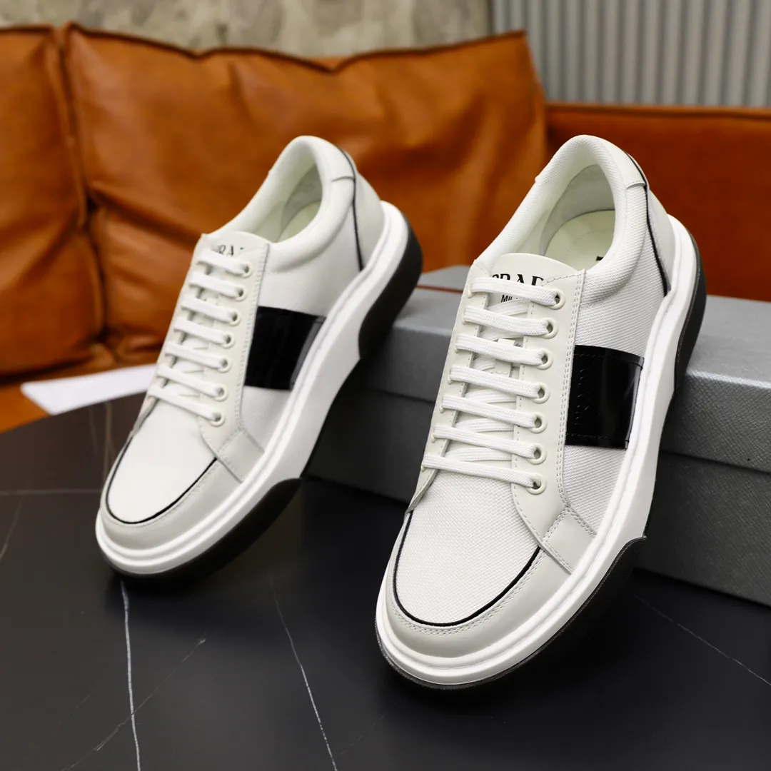 Ex-factory price: 680💰Top original order Brand: PRADA (Prada) Standard code: Men's size 38/44 (45 can be customized) Grade: Same as the official website Material: Original cowhide stitched with imported cloth, cowhide lining, original combination of two-color wear-resistant soft outsole Style category: casual sports version, young fashion, European and American trend, British style Color: actual picture color